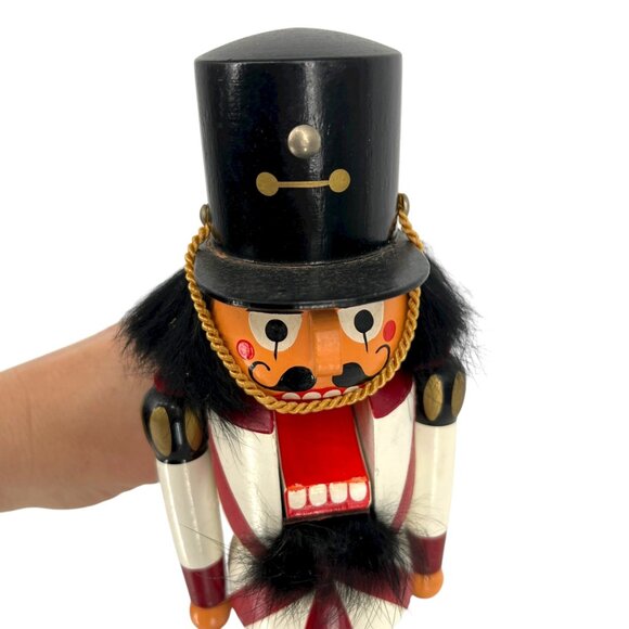 GDR Erzebirge Toy Soldier Herold Nutcracker - Picture 10 of 13